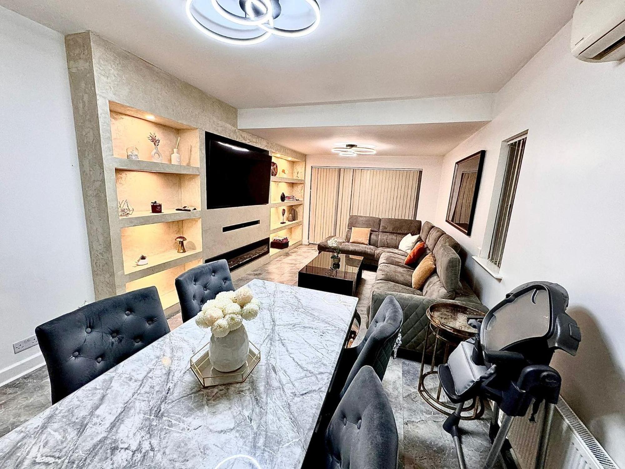 Deluxe Spacious King Size Room Hornchurch Exterior photo