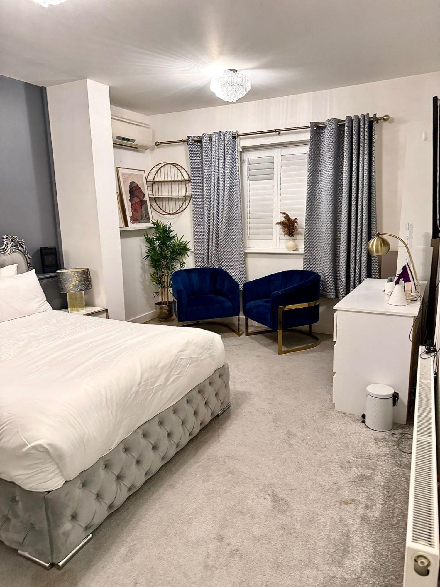 Deluxe Spacious King Size Room Hornchurch Exterior photo